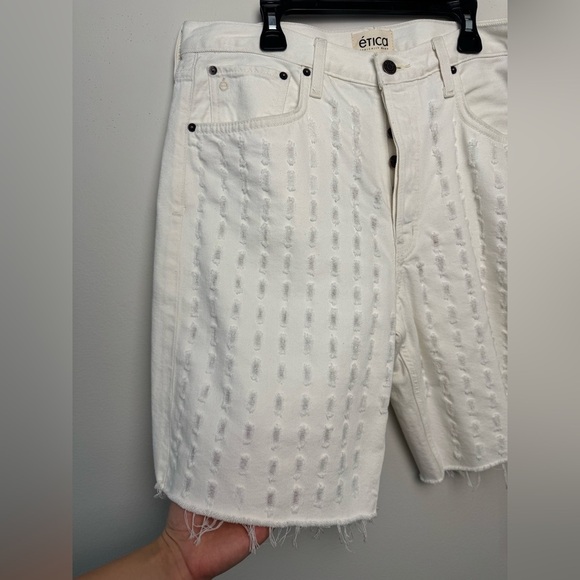 ETICA Narin Relaxed Long Short White Laser Vortex Denim Jeans NWT - Picture 8 of 11